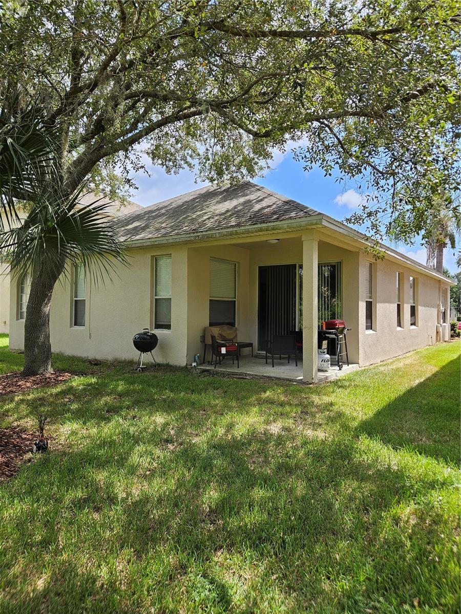 EAGLES NEST AT THE OAKS - Residential Lease