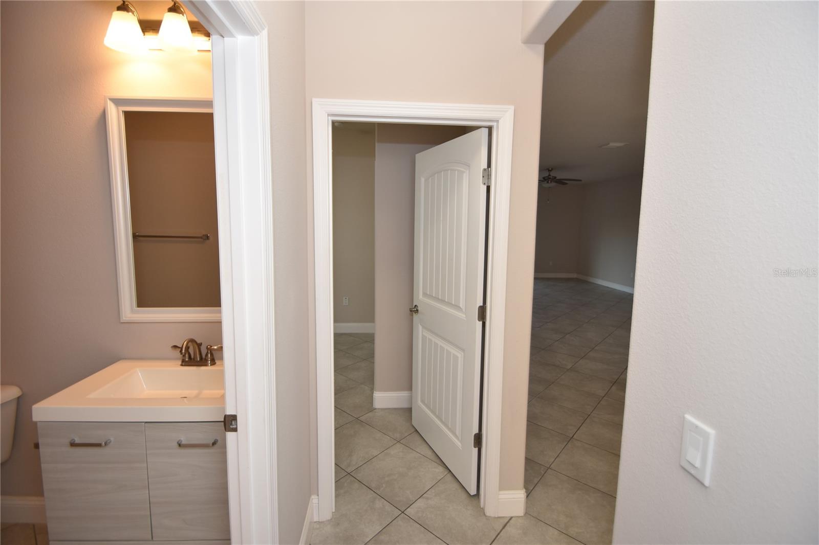 QUAIL HOLLOW - Residential Lease