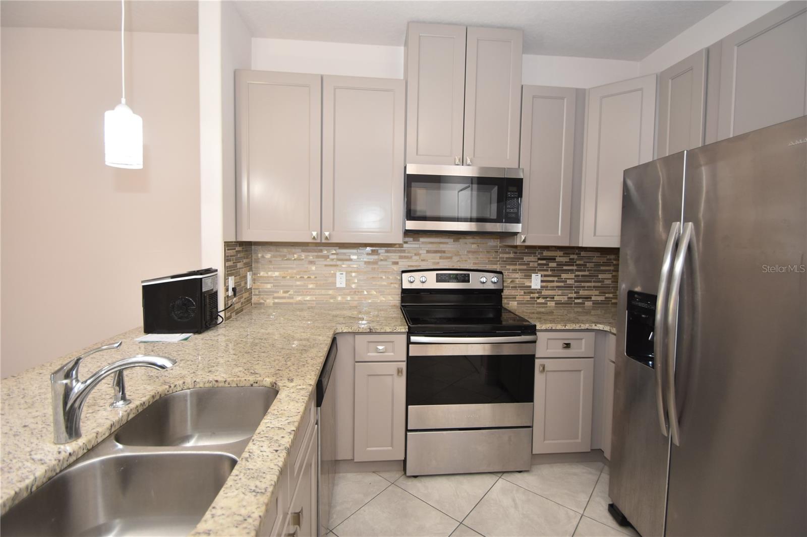QUAIL HOLLOW - Residential Lease