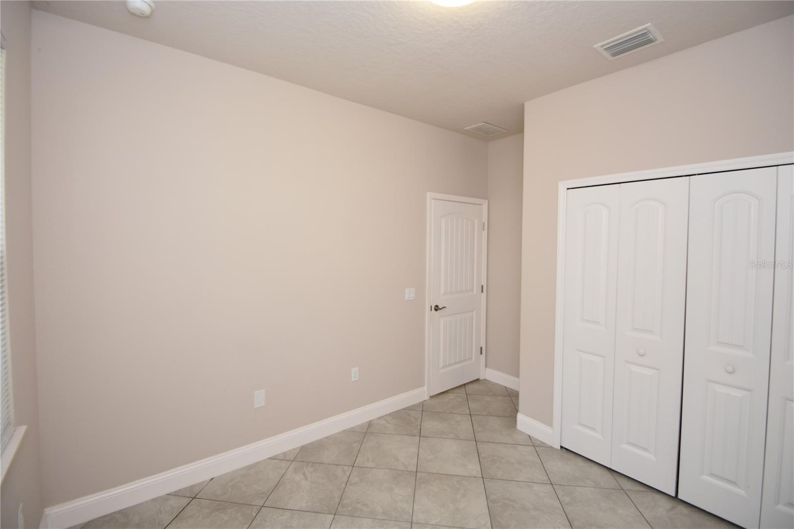 QUAIL HOLLOW - Residential Lease