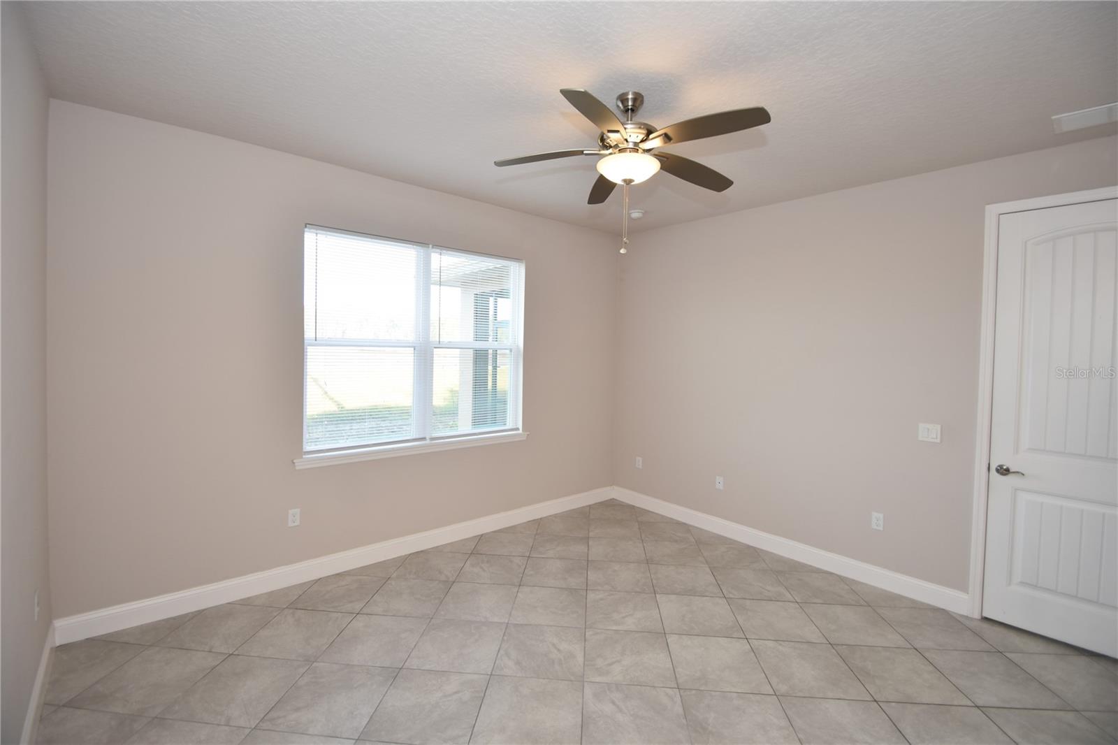 QUAIL HOLLOW - Residential Lease