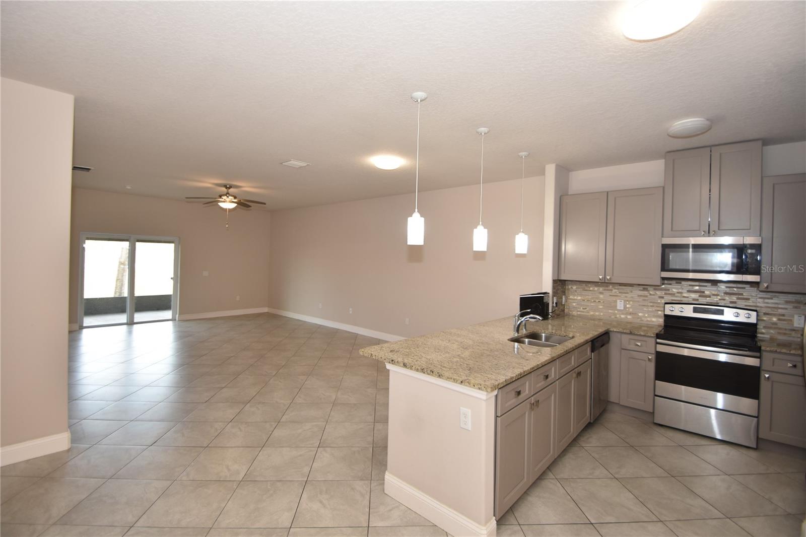 QUAIL HOLLOW - Residential Lease