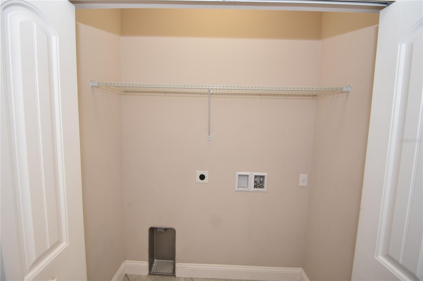 QUAIL HOLLOW - Residential Lease