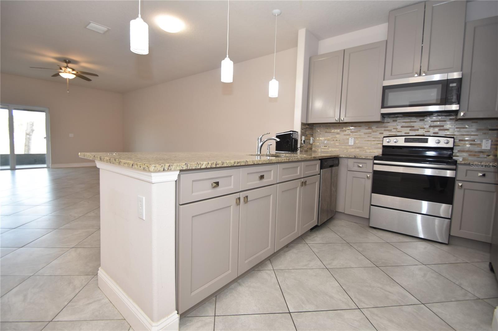 QUAIL HOLLOW - Residential Lease