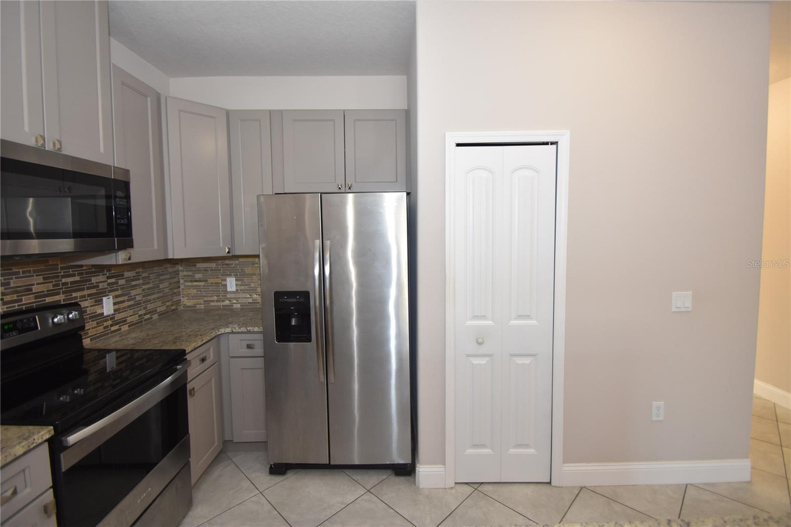 QUAIL HOLLOW - Residential Lease