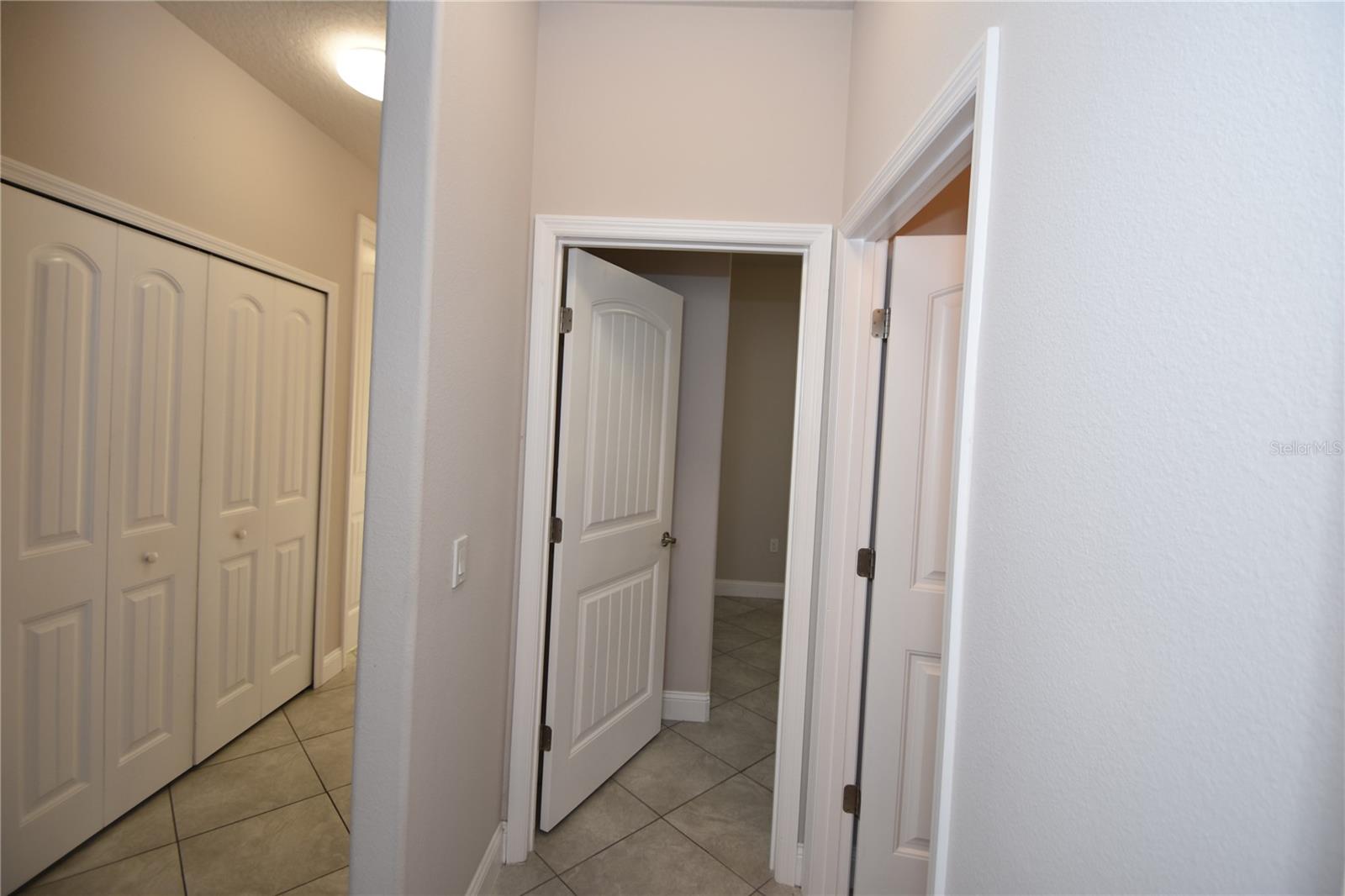 QUAIL HOLLOW - Residential Lease