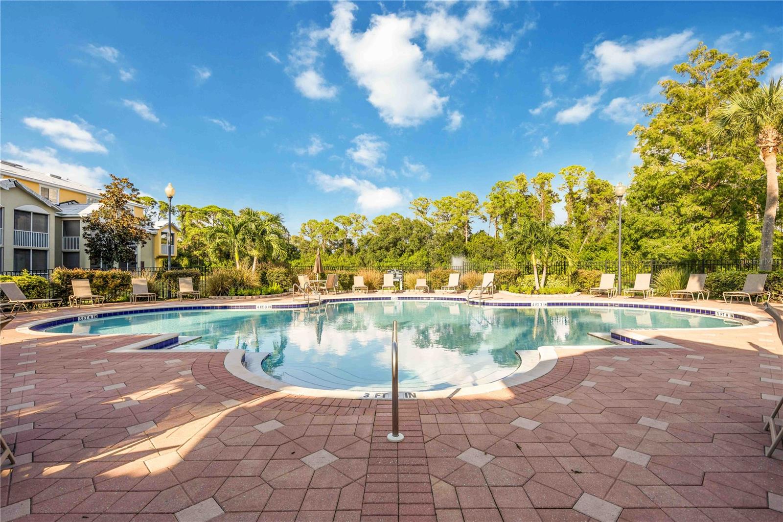 LAS PALMAS OF SARASOTA - Residential