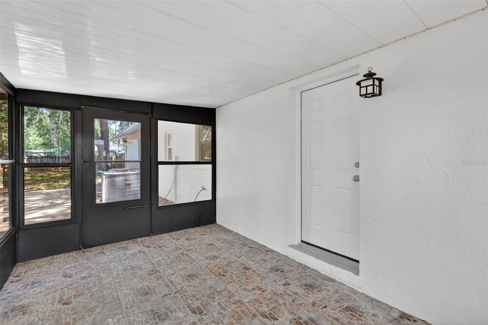 HI LAND COURT - Residential