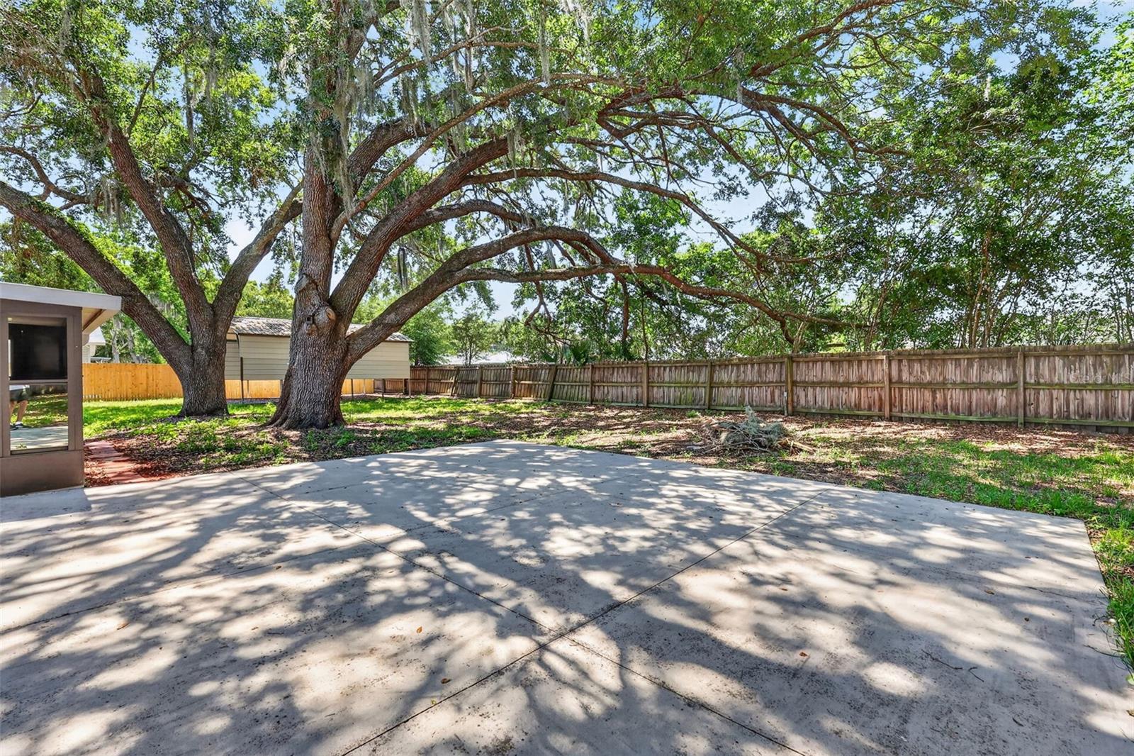 HI LAND COURT - Residential