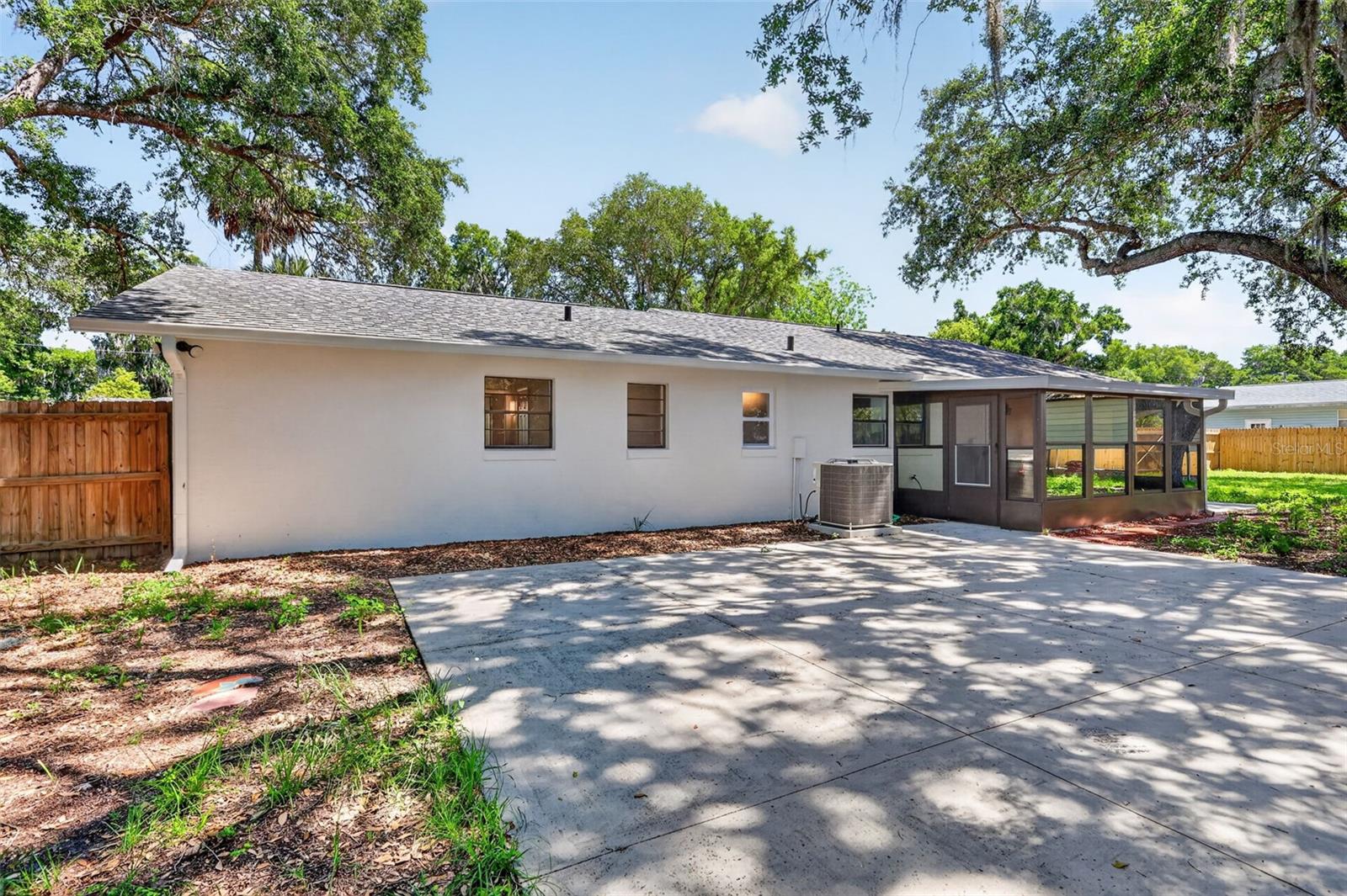 HI LAND COURT - Residential