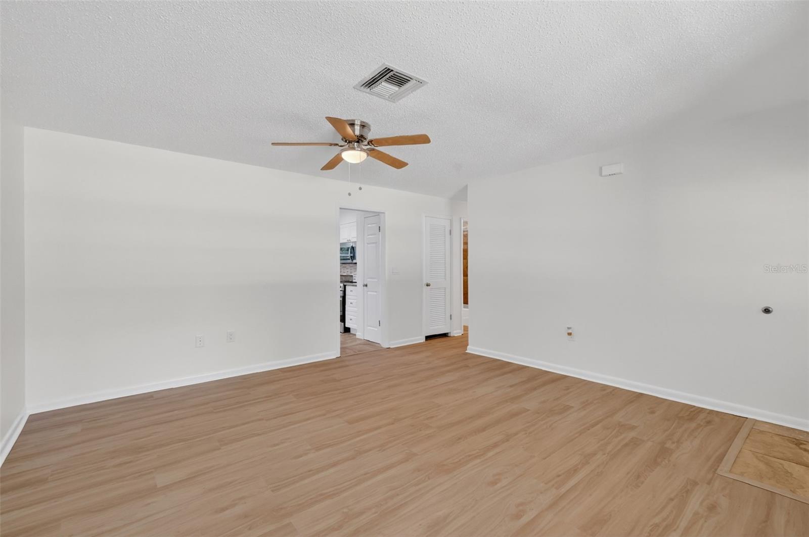 HI LAND COURT - Residential