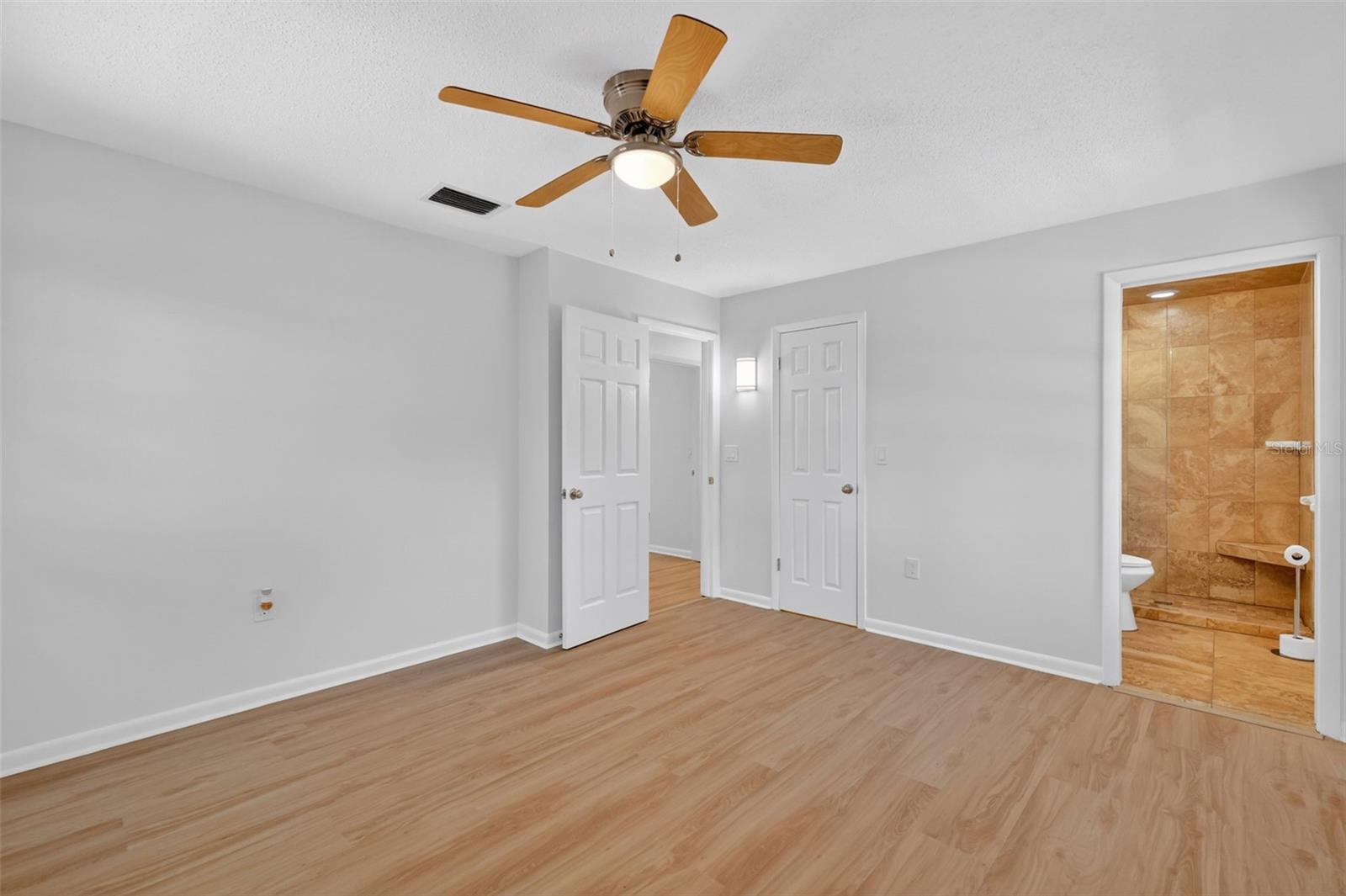 HI LAND COURT - Residential