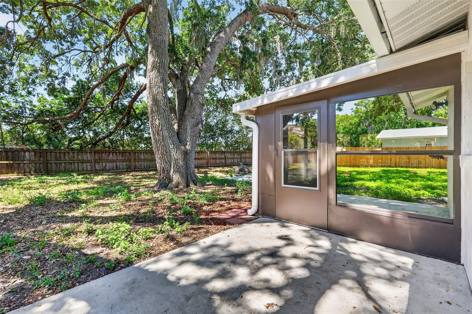 HI LAND COURT - Residential
