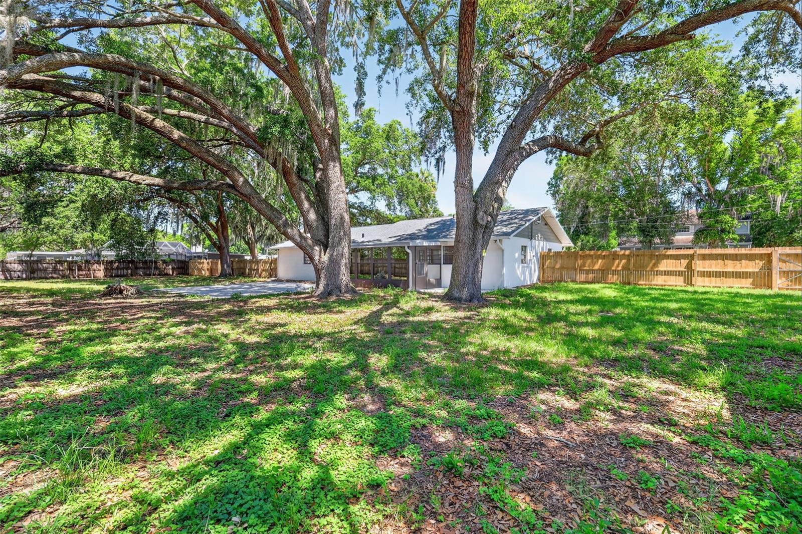 HI LAND COURT - Residential