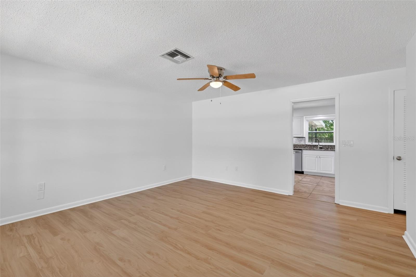 HI LAND COURT - Residential