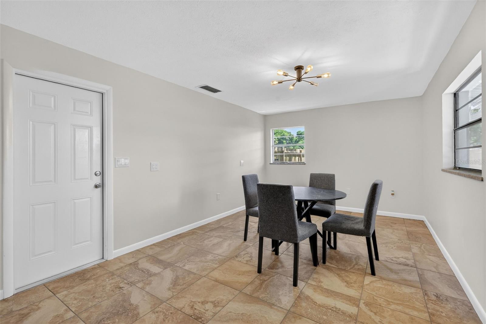 HI LAND COURT - Residential