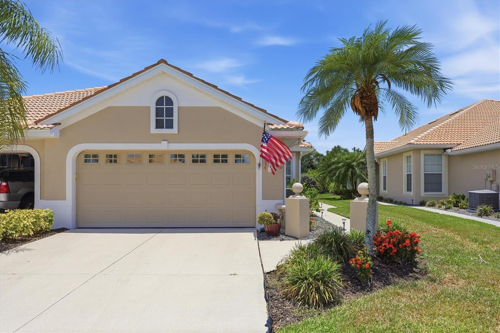 PELICAN POINTE GOLF & COUNTRY CLUB - Residential