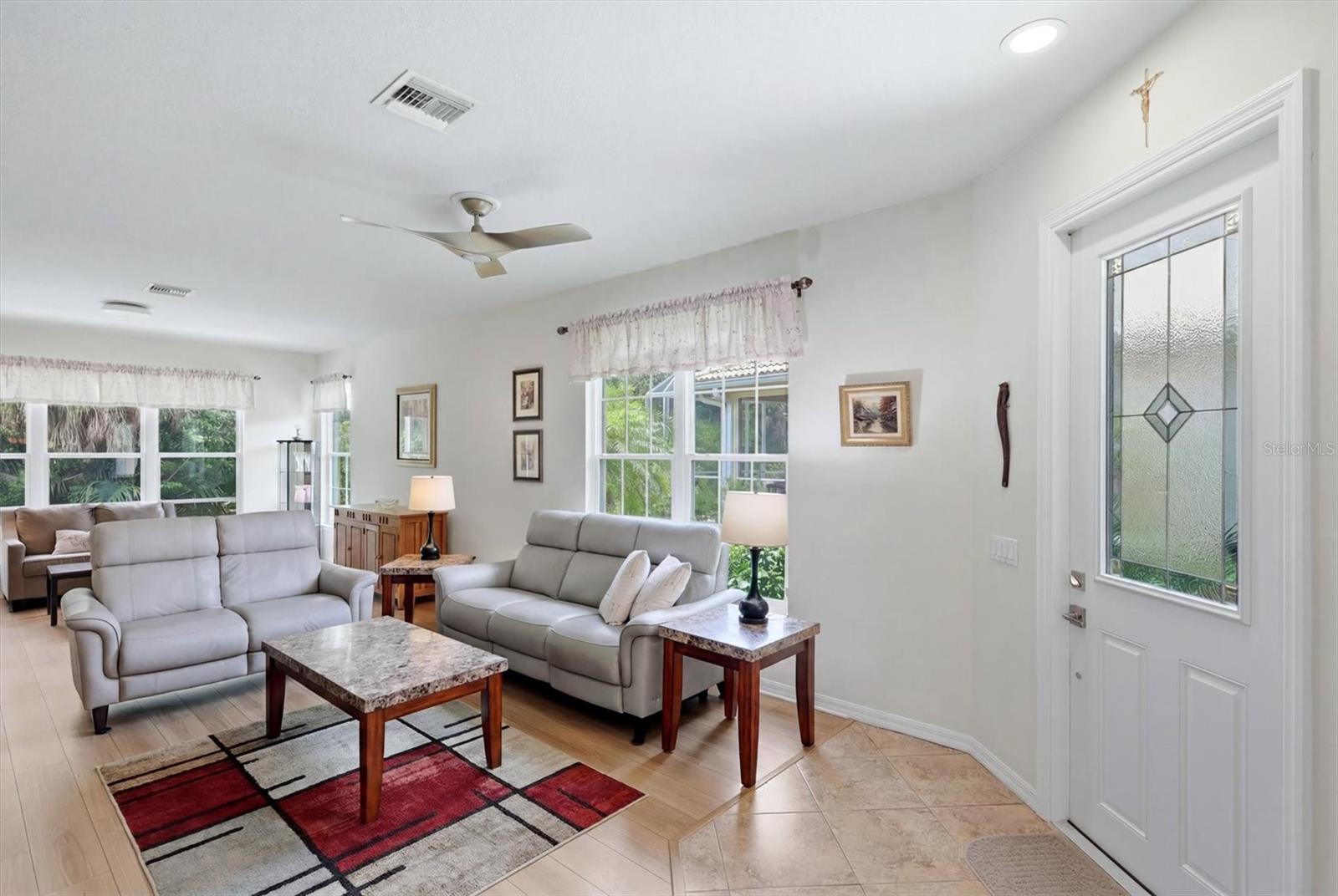 PELICAN POINTE GOLF & COUNTRY CLUB - Residential