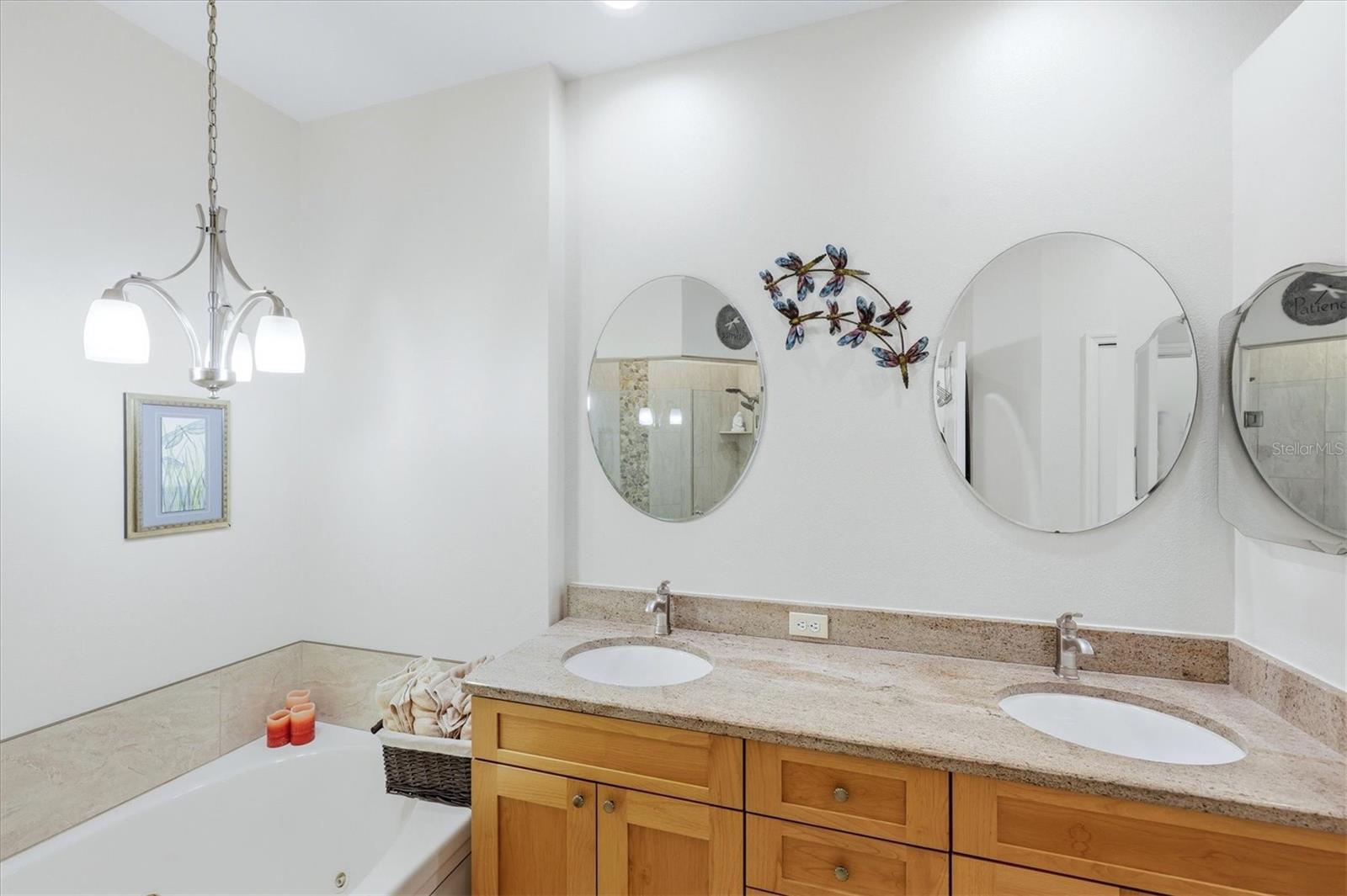 PELICAN POINTE GOLF & COUNTRY CLUB - Residential