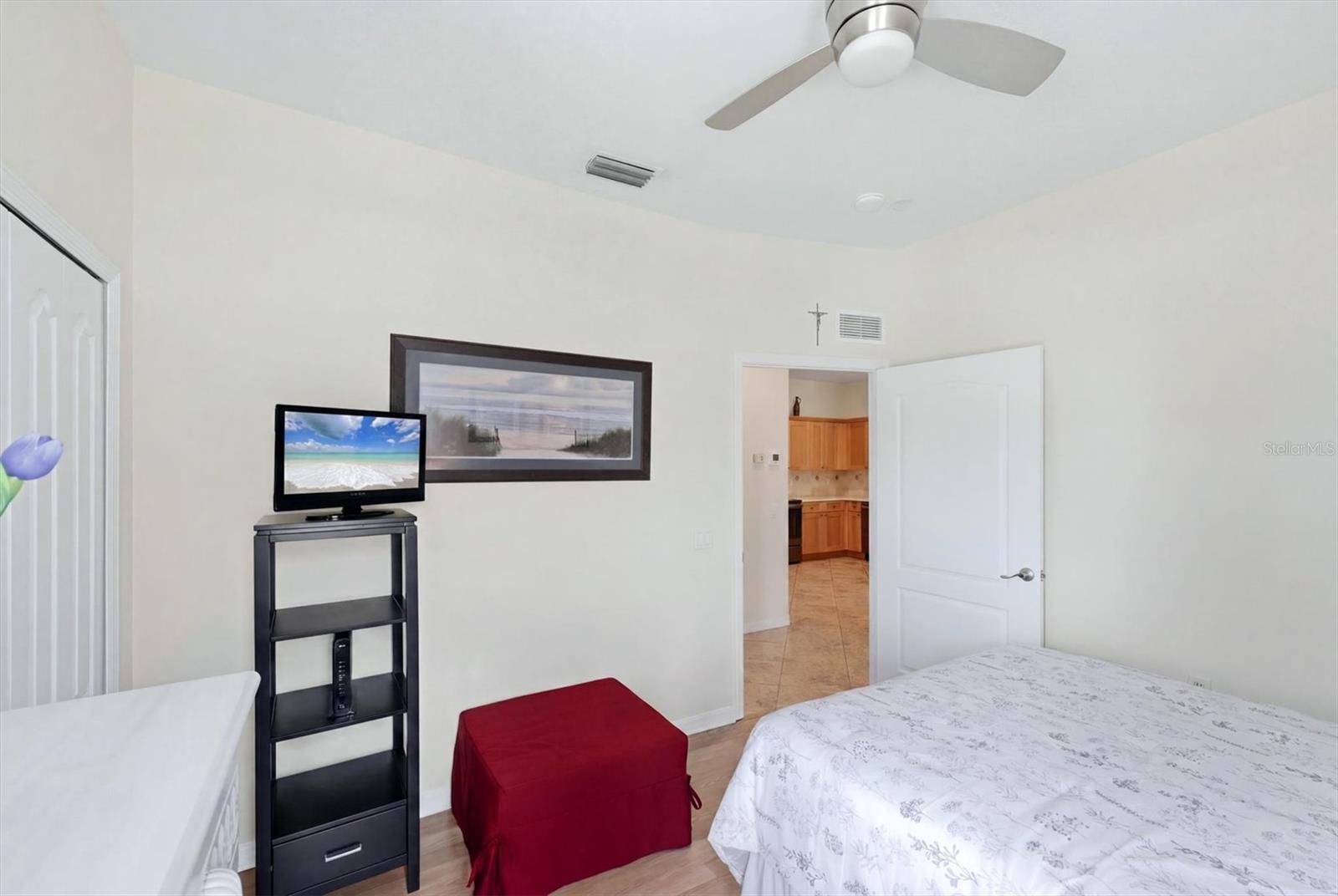 PELICAN POINTE GOLF & COUNTRY CLUB - Residential