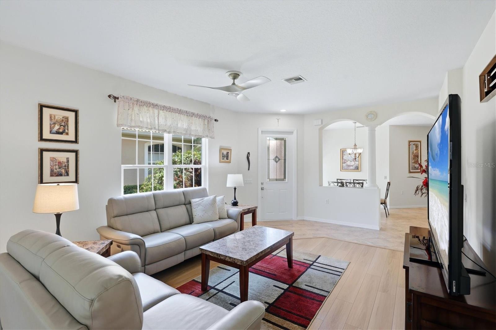 PELICAN POINTE GOLF & COUNTRY CLUB - Residential