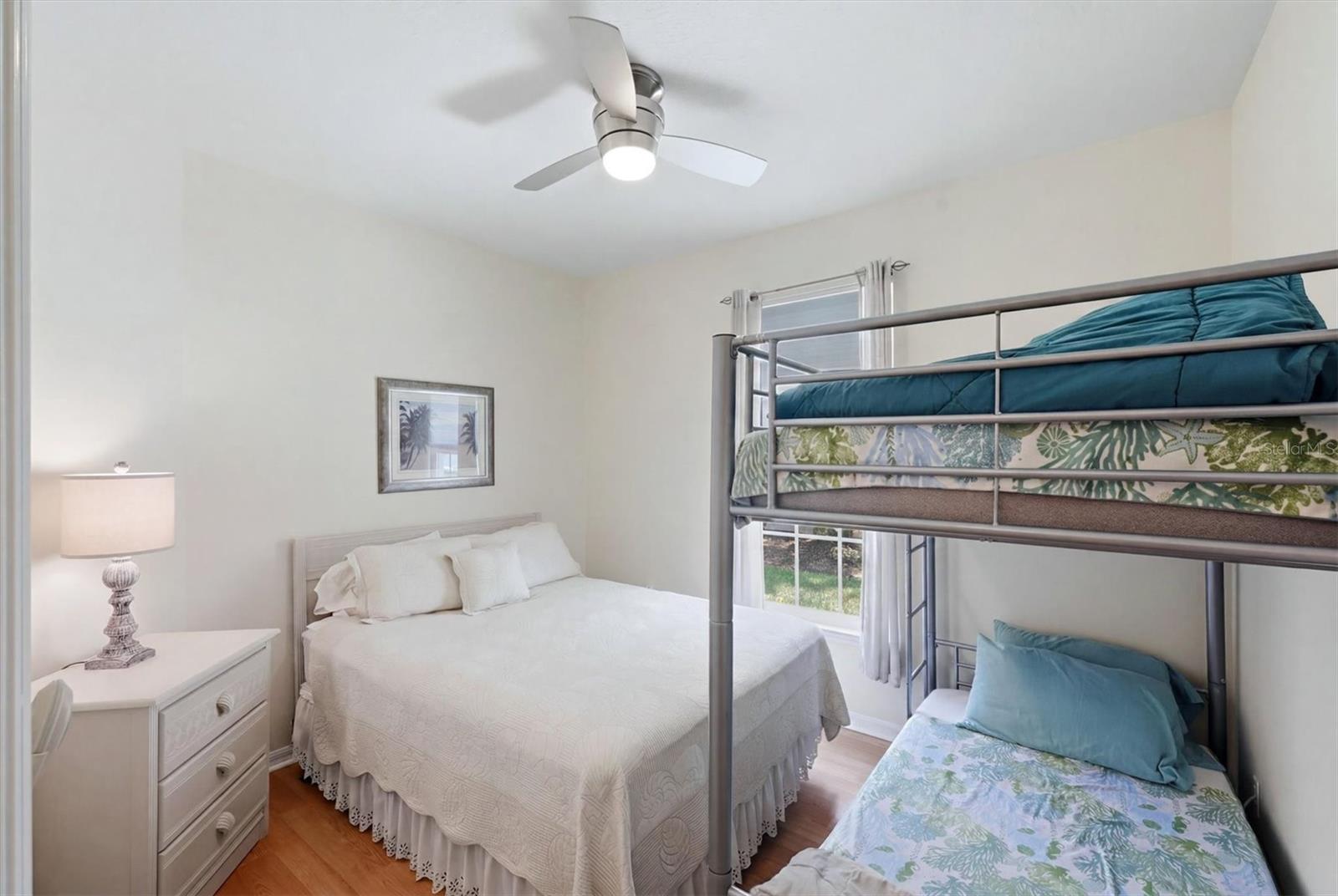 PELICAN POINTE GOLF & COUNTRY CLUB - Residential