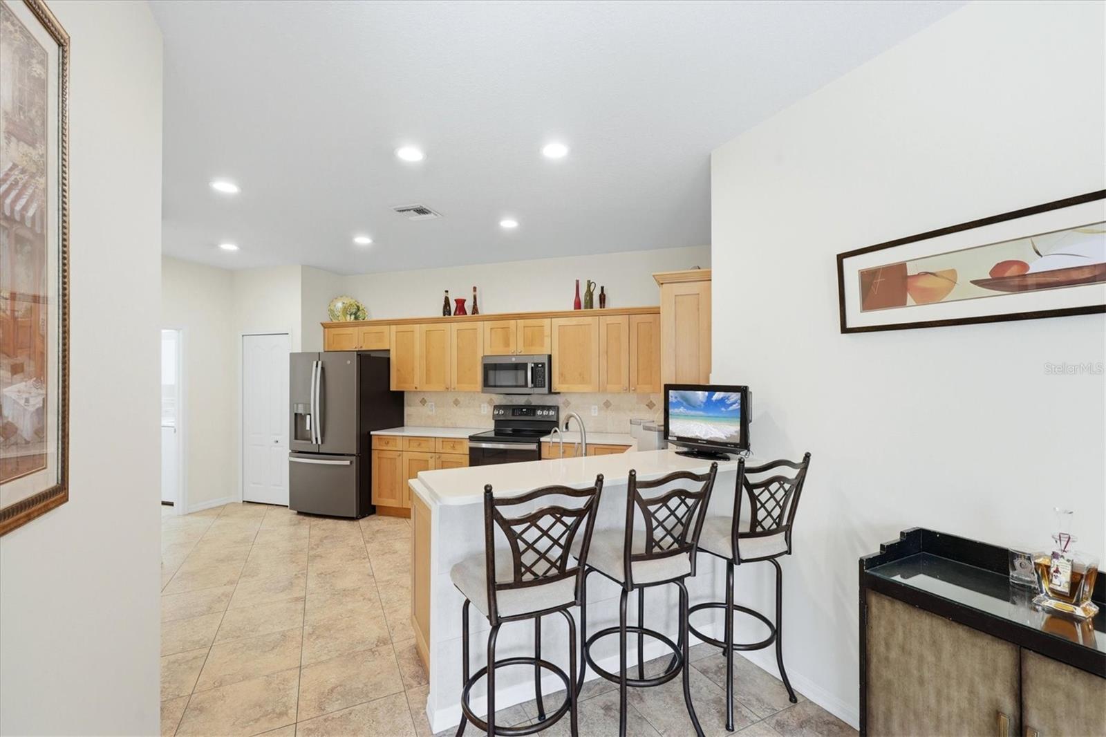 PELICAN POINTE GOLF & COUNTRY CLUB - Residential