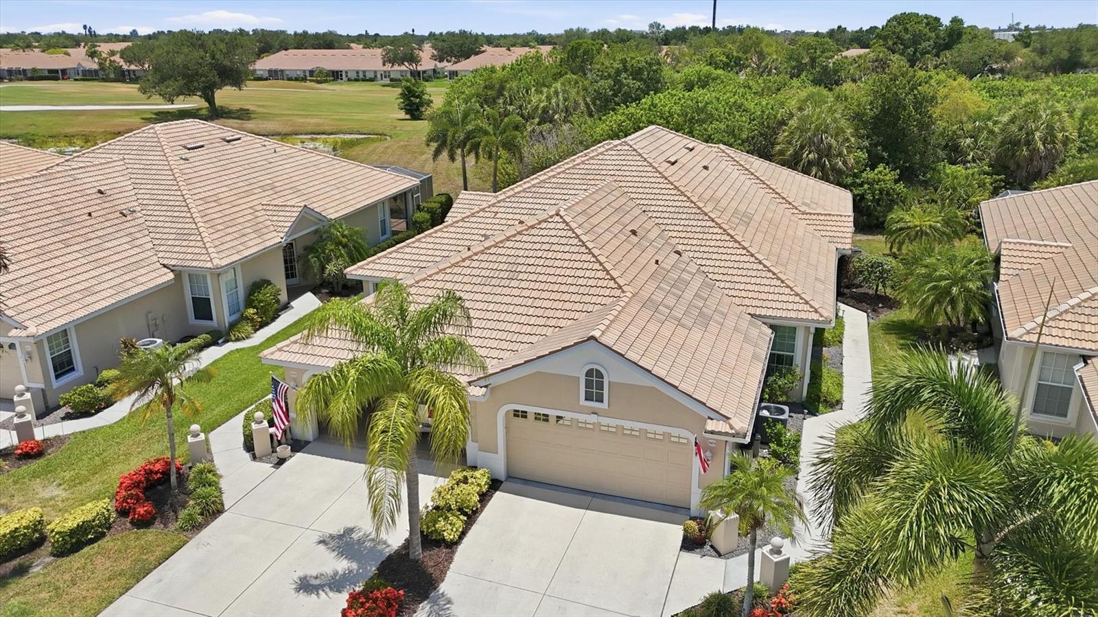 PELICAN POINTE GOLF & COUNTRY CLUB - Residential