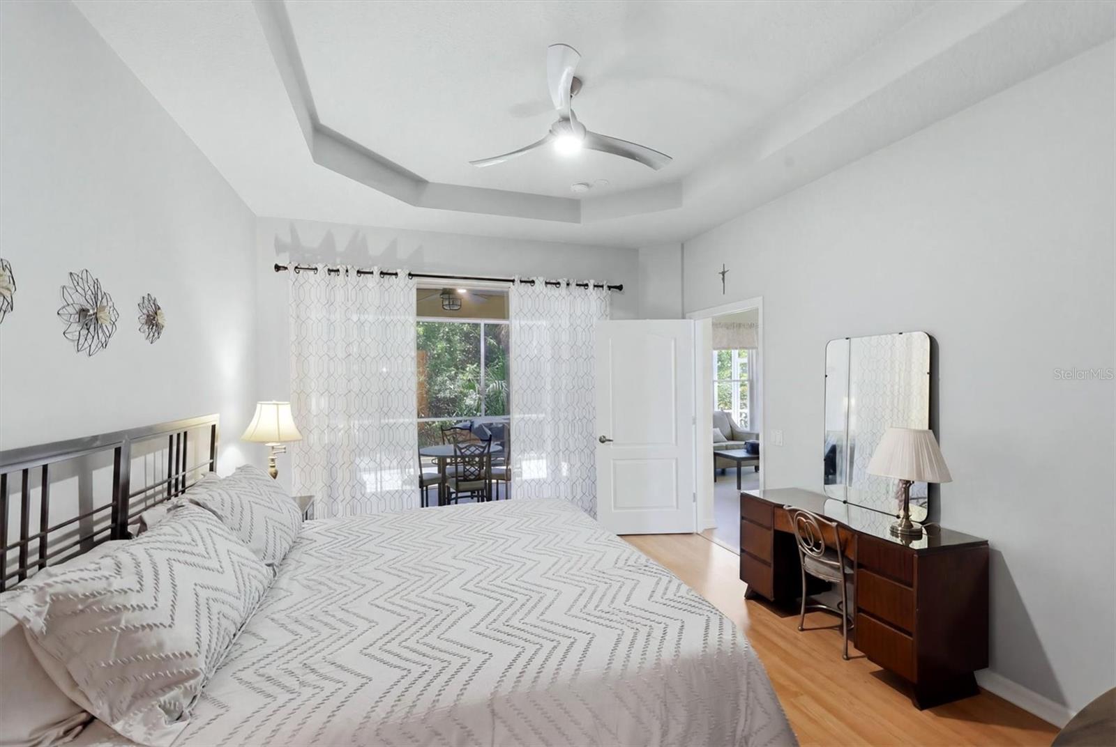 PELICAN POINTE GOLF & COUNTRY CLUB - Residential