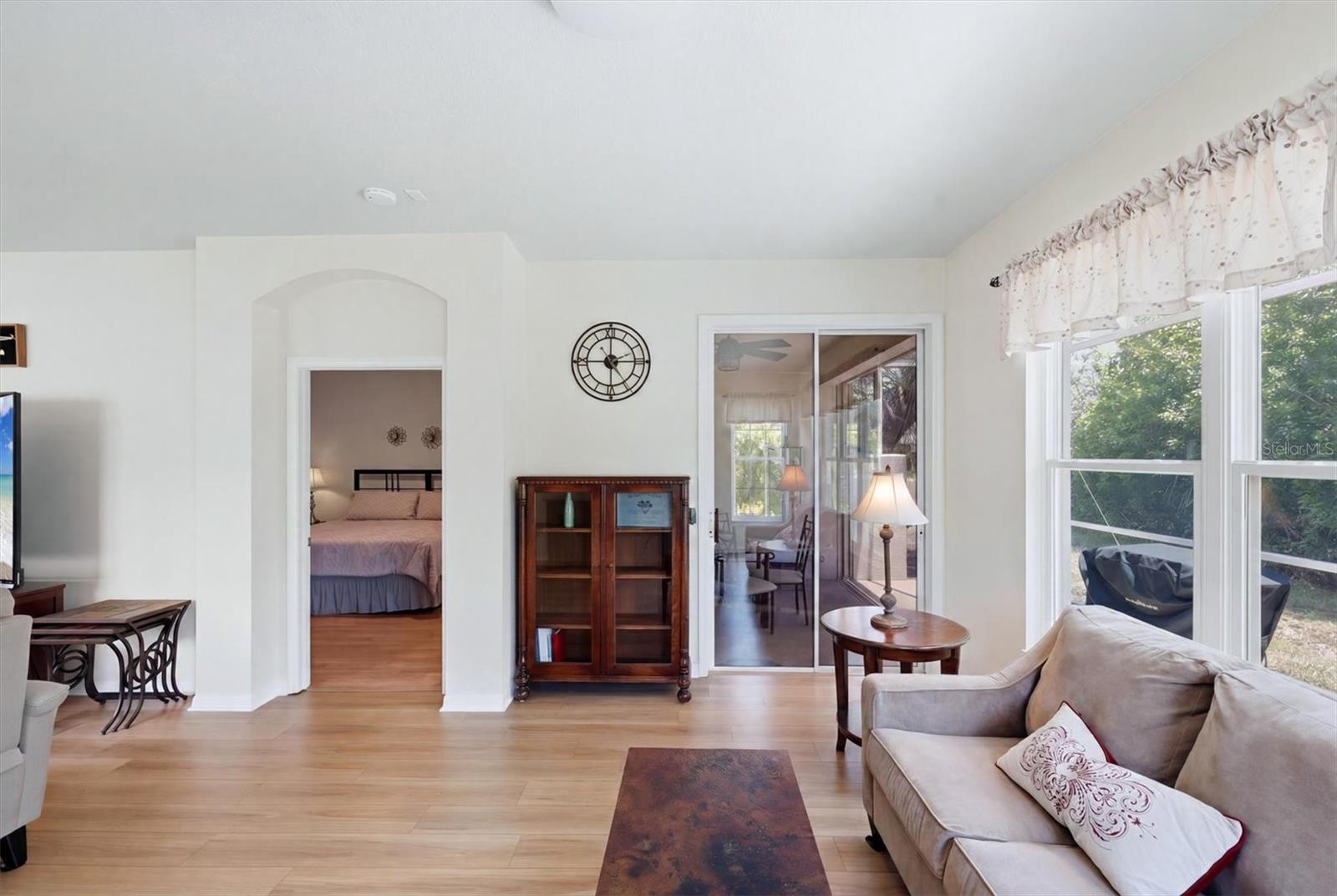 PELICAN POINTE GOLF & COUNTRY CLUB - Residential