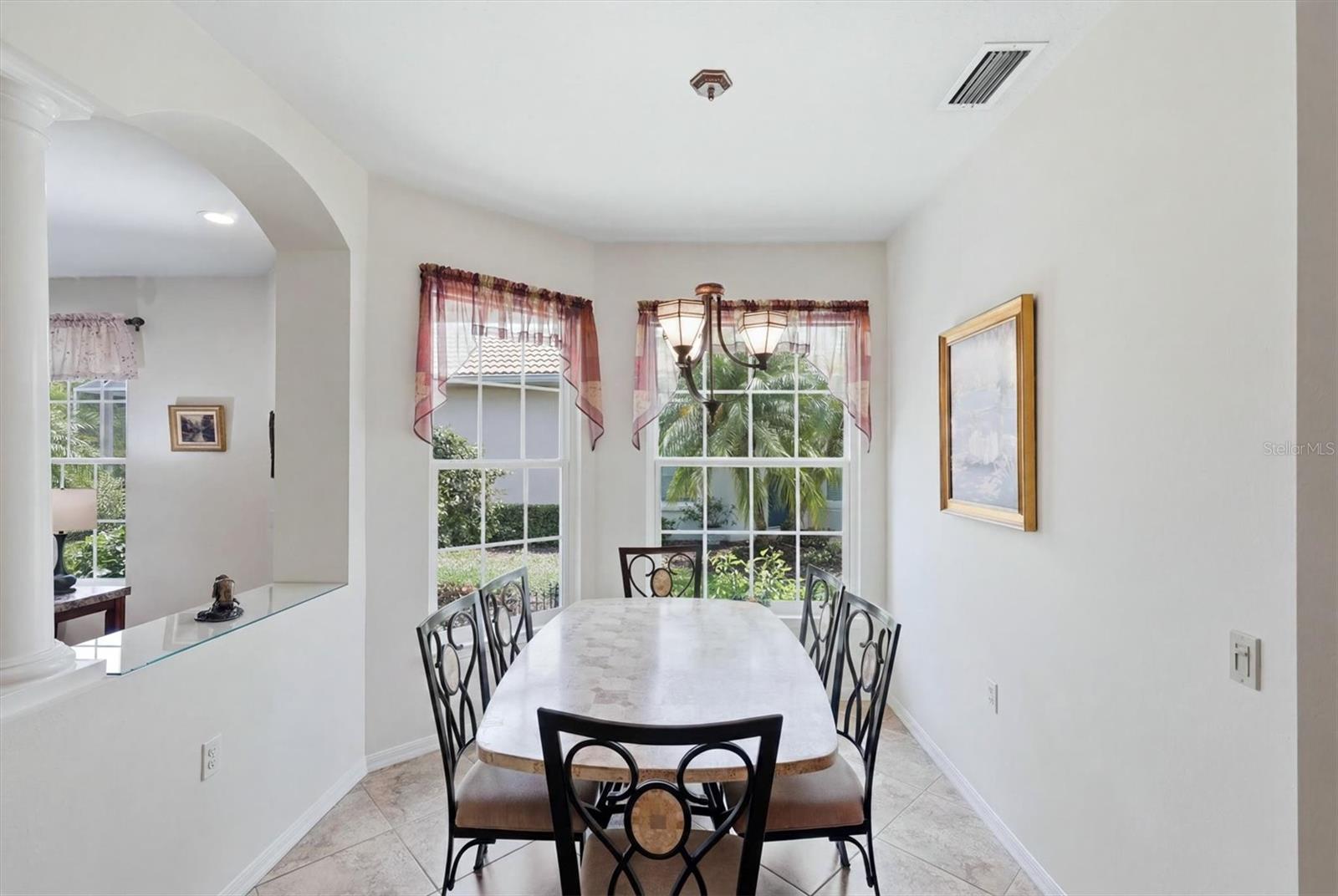 PELICAN POINTE GOLF & COUNTRY CLUB - Residential