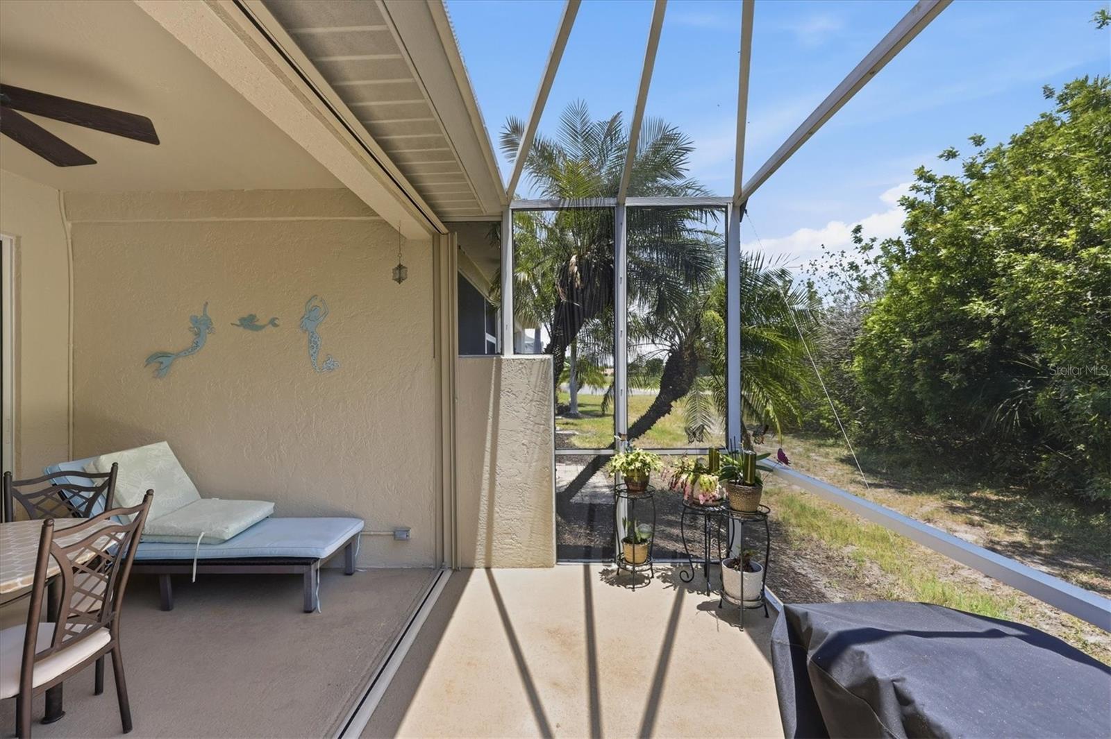 PELICAN POINTE GOLF & COUNTRY CLUB - Residential
