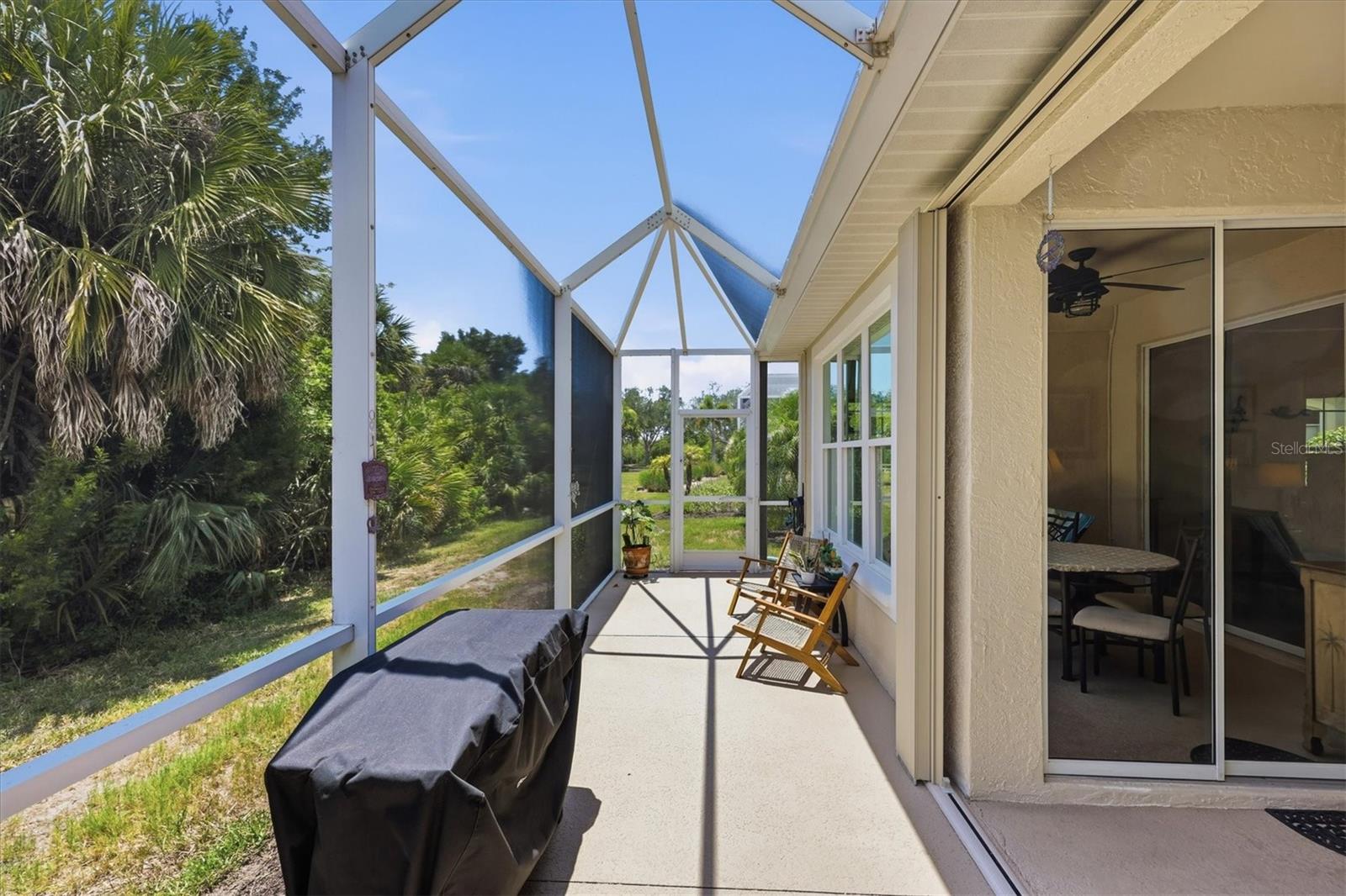 PELICAN POINTE GOLF & COUNTRY CLUB - Residential