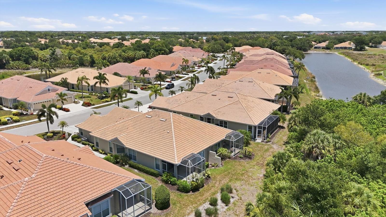 PELICAN POINTE GOLF & COUNTRY CLUB - Residential