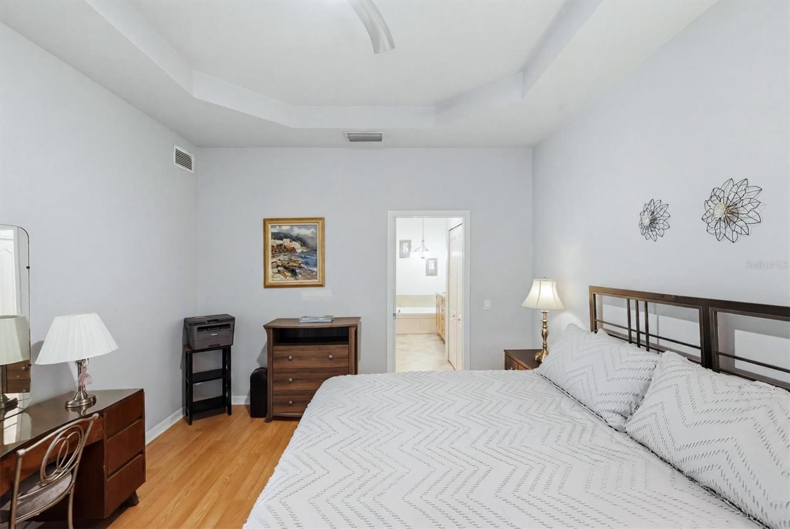PELICAN POINTE GOLF & COUNTRY CLUB - Residential