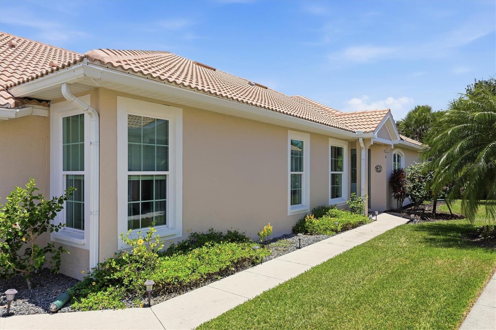 PELICAN POINTE GOLF & COUNTRY CLUB - Residential