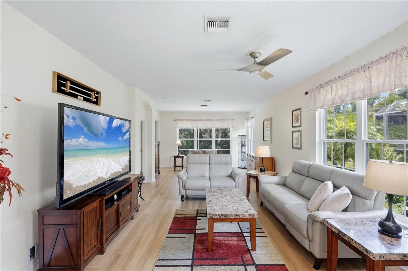 PELICAN POINTE GOLF & COUNTRY CLUB - Residential