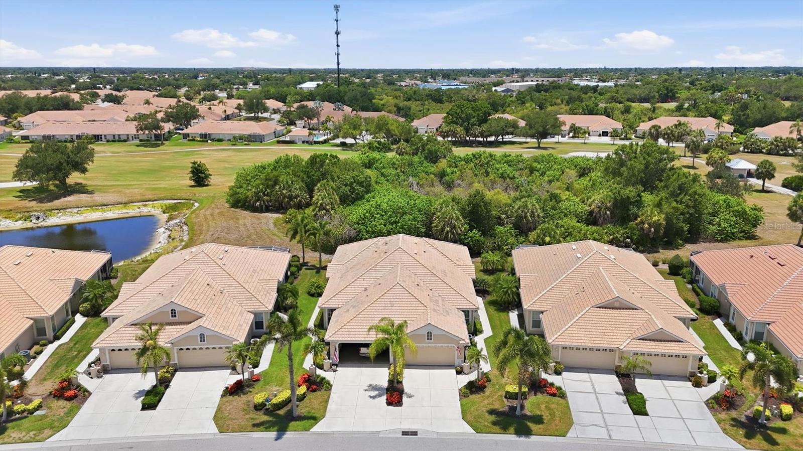 PELICAN POINTE GOLF & COUNTRY CLUB - Residential