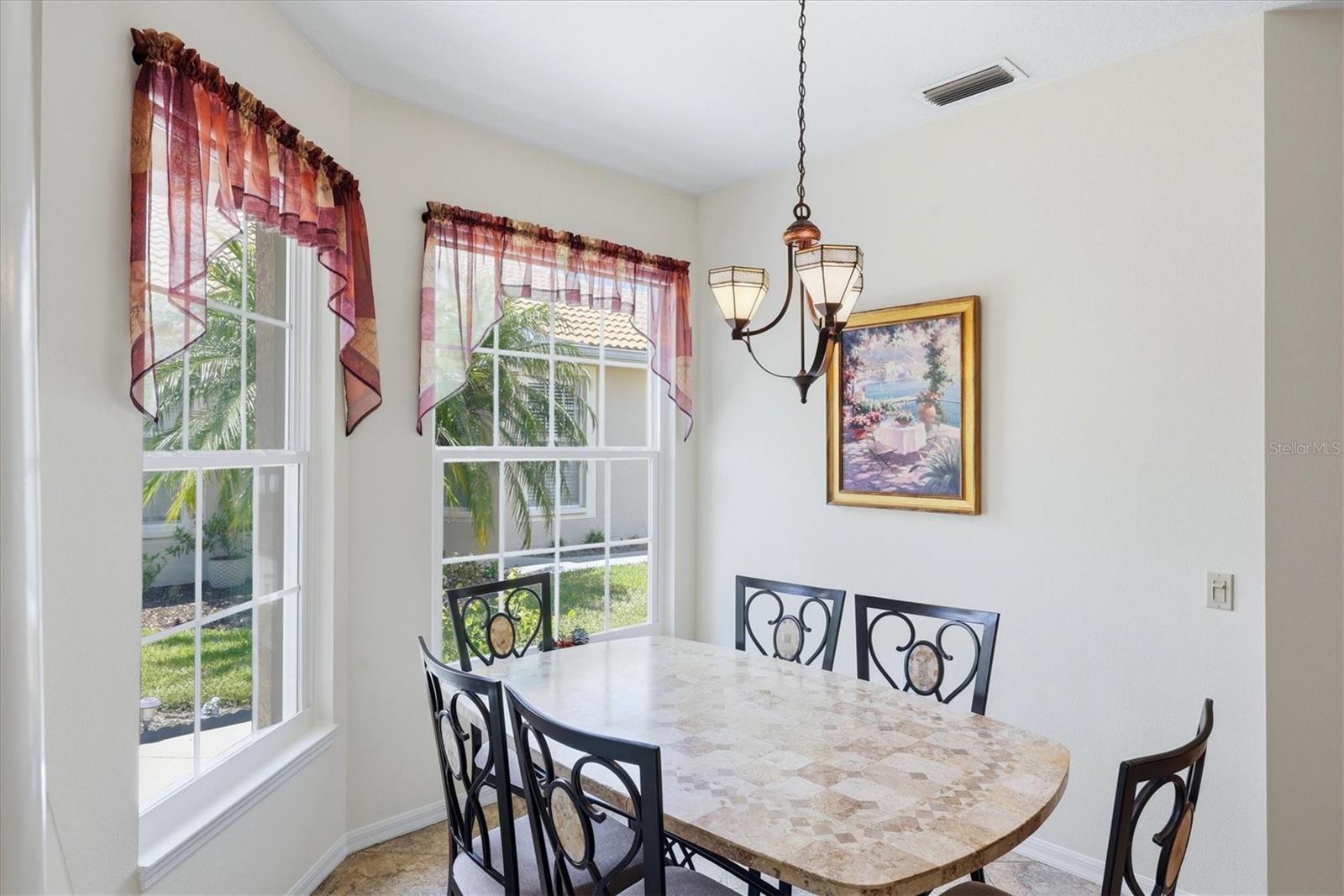 PELICAN POINTE GOLF & COUNTRY CLUB - Residential