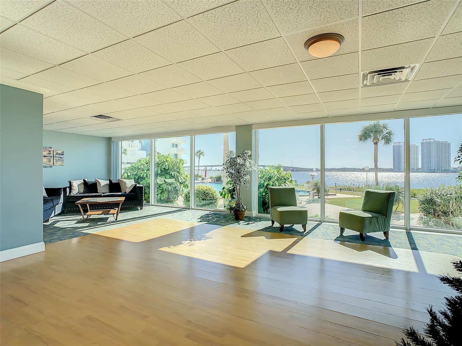 Bayshore Bath & Tennis Club Condo - Residential
