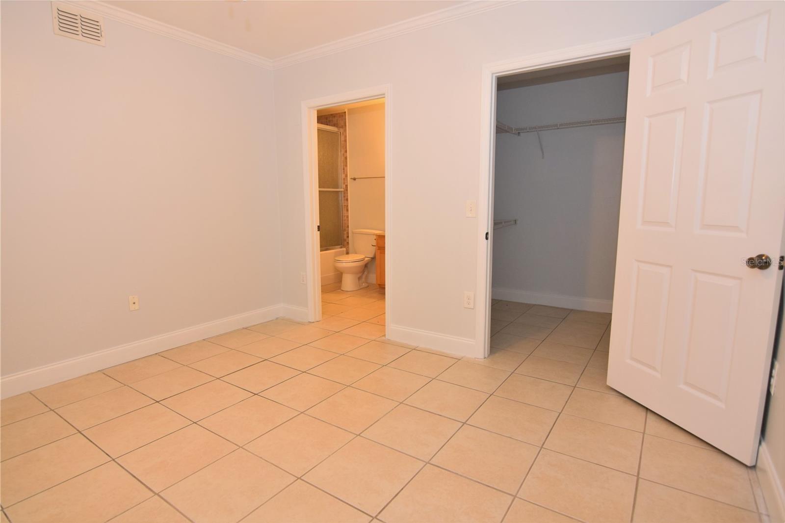 VILLAGIO - Residential Lease