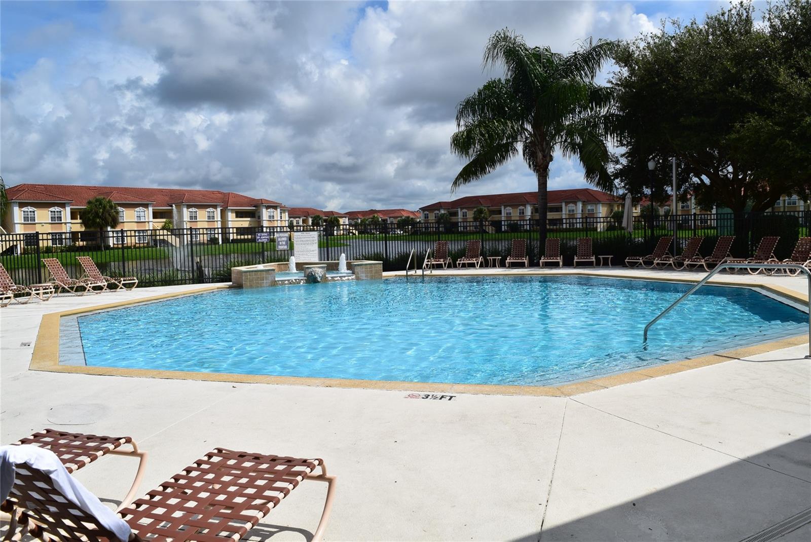 VILLAGIO - Residential Lease