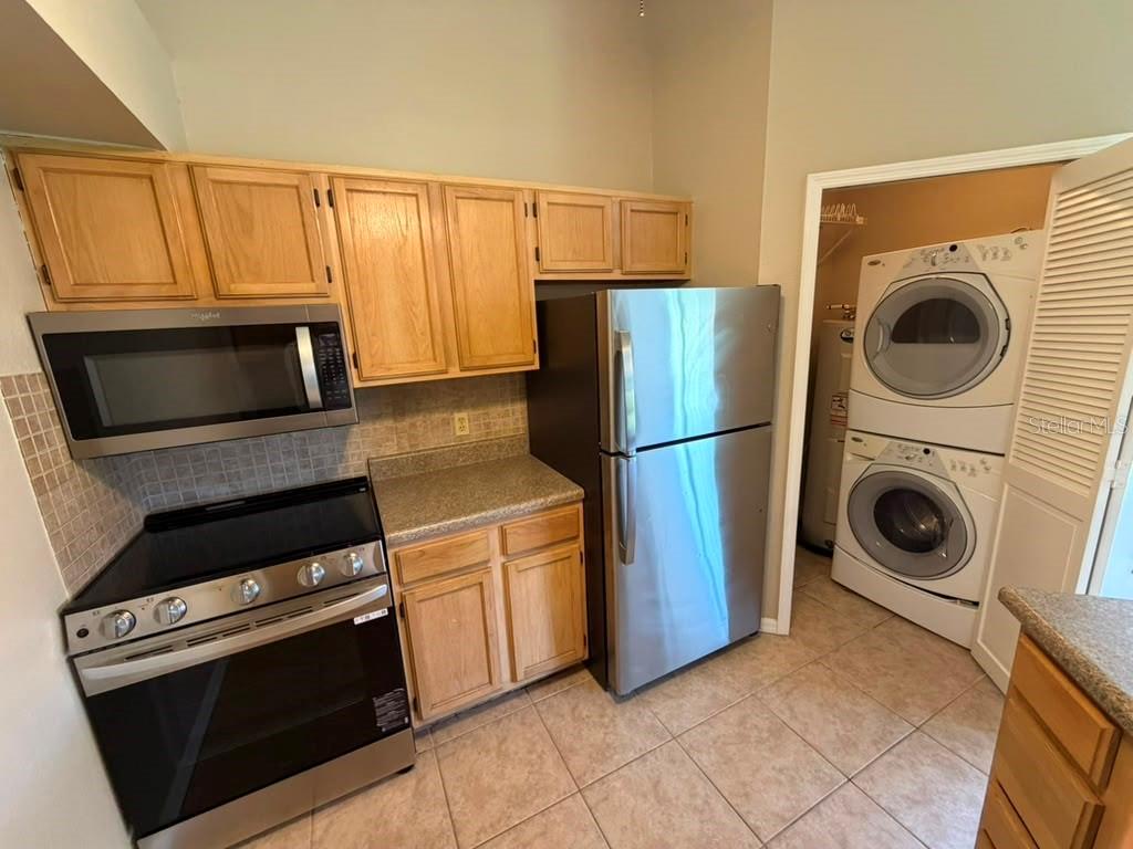 TOWNES OF SOUTHGATE CONDO PH A - Residential Lease