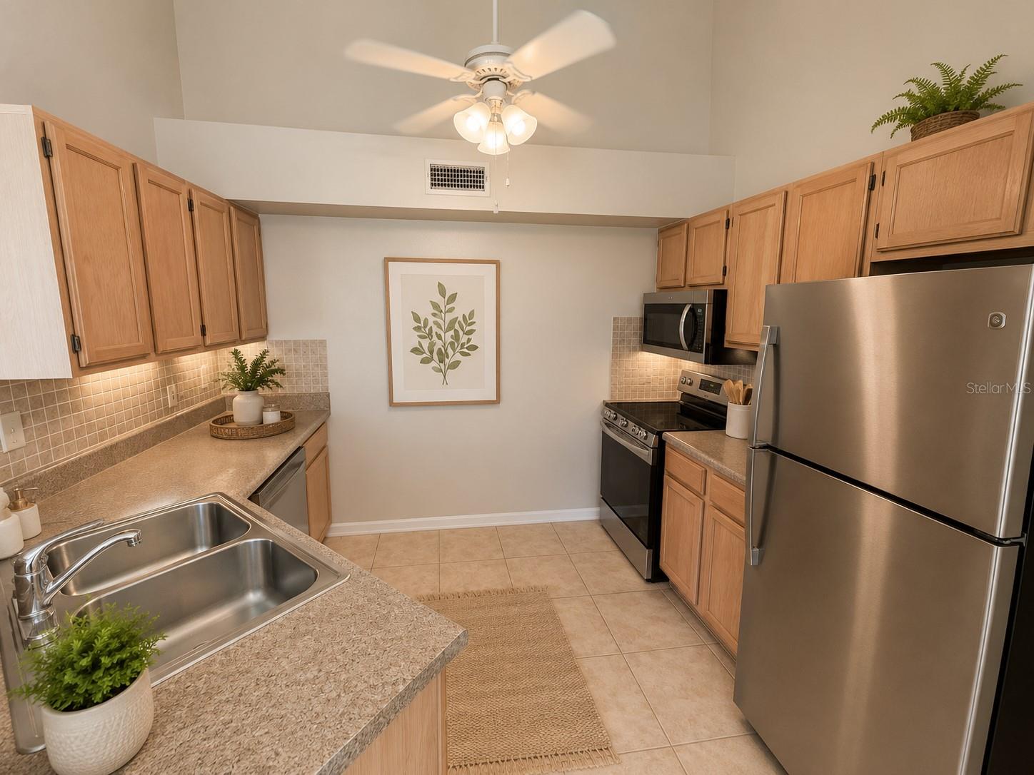 TOWNES OF SOUTHGATE CONDO PH A - Residential Lease