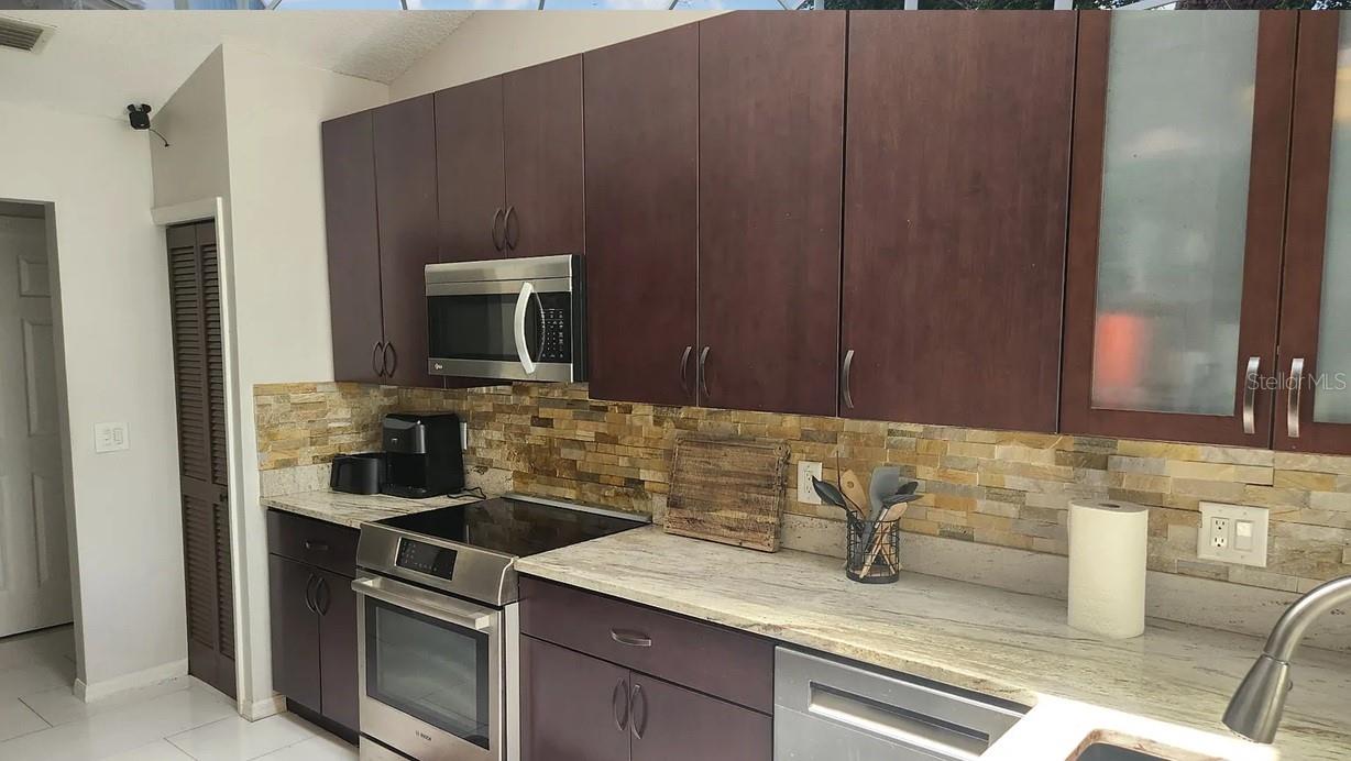 INWOOD LANDING - Residential Lease