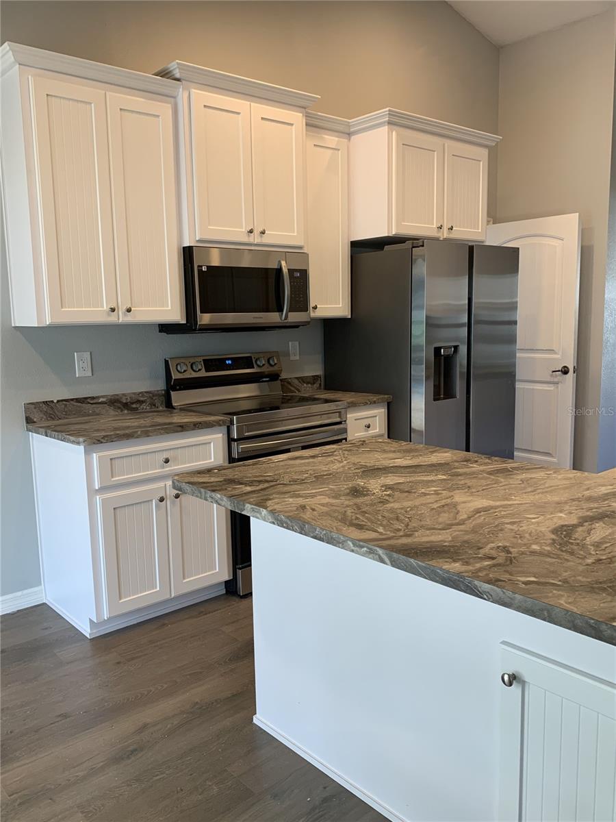 SPRING HILL UNIT 16 BLK 1008 LOT 2 - Residential