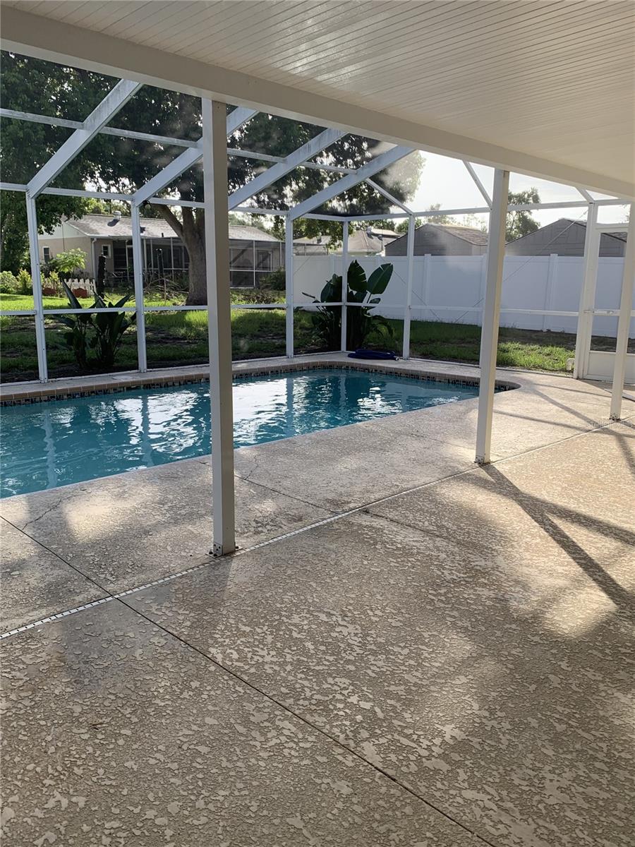SPRING HILL UNIT 16 BLK 1008 LOT 2 - Residential