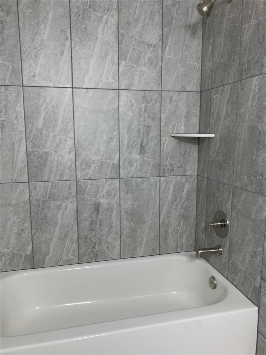 SPRING HILL UNIT 16 BLK 1008 LOT 2 - Residential