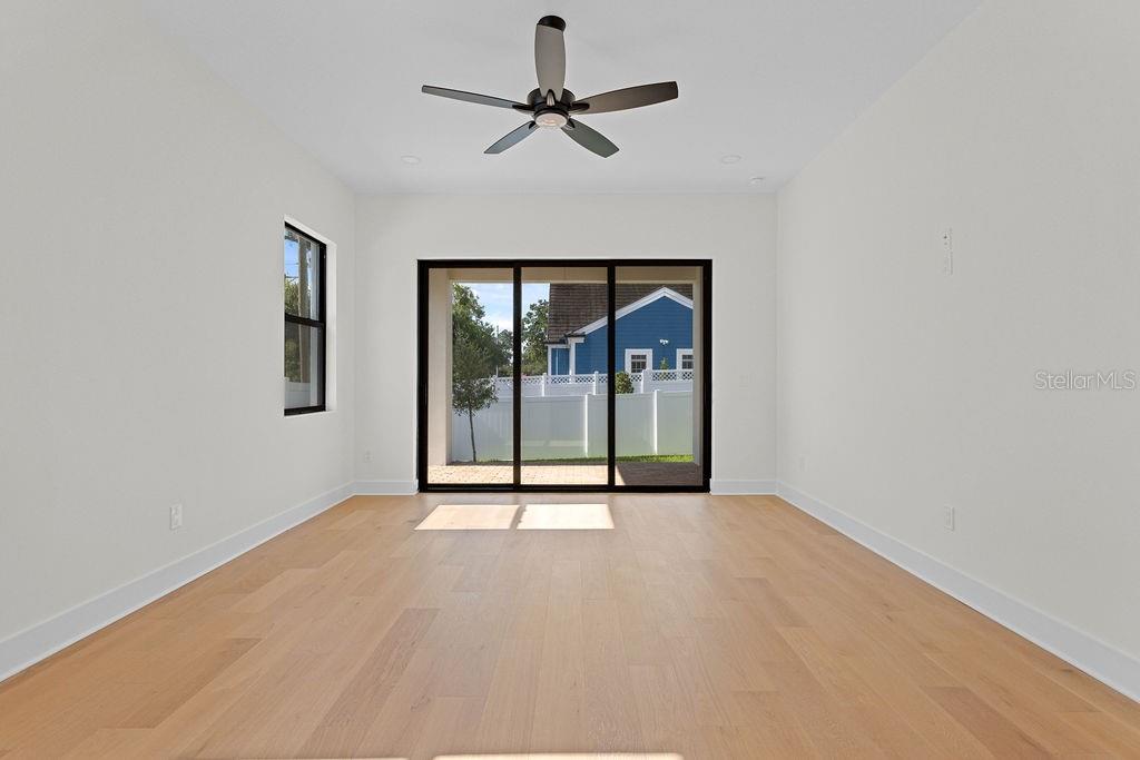 MAC FARLANE PARK - Residential Lease