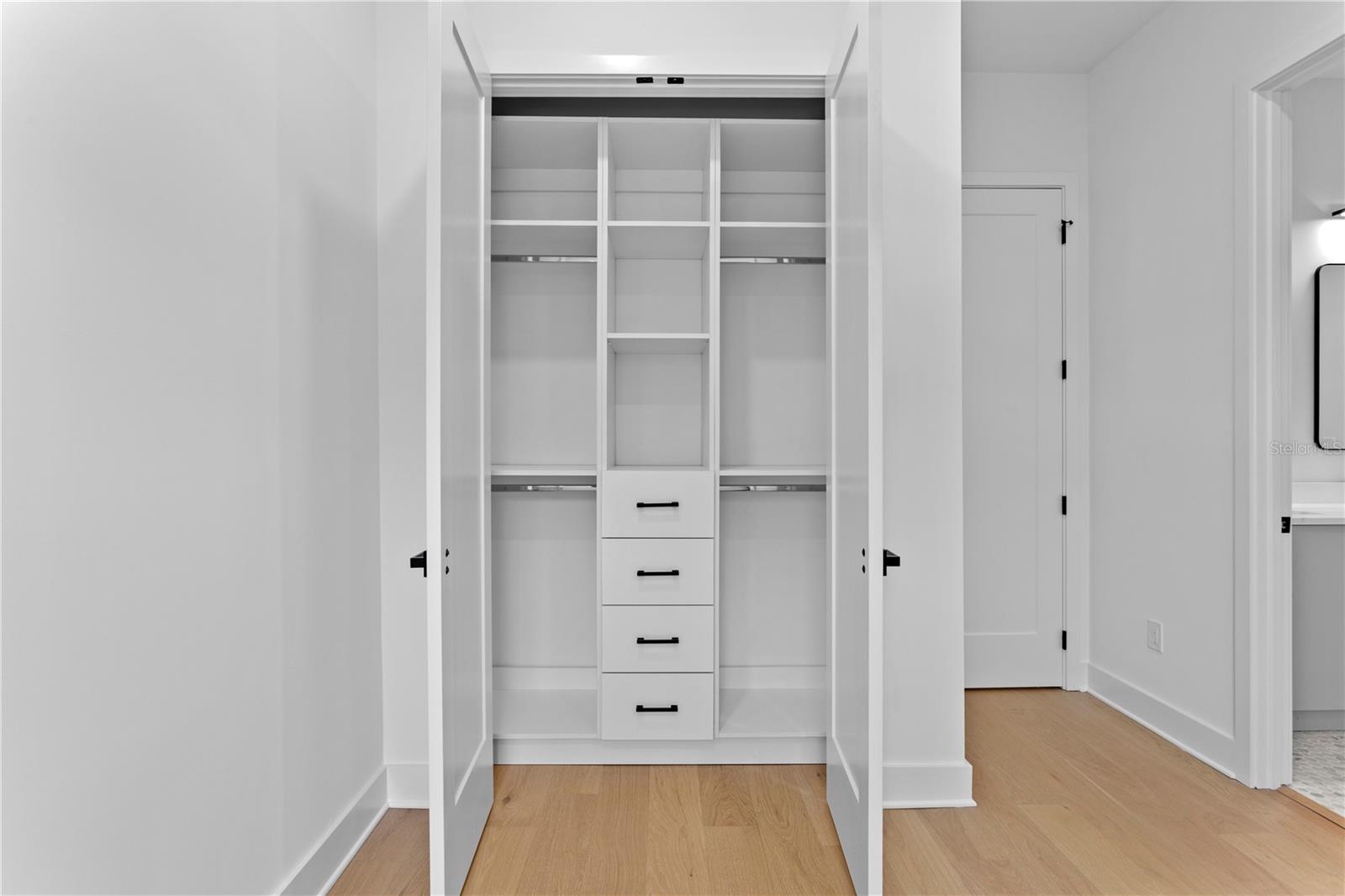 MAC FARLANE PARK - Residential Lease